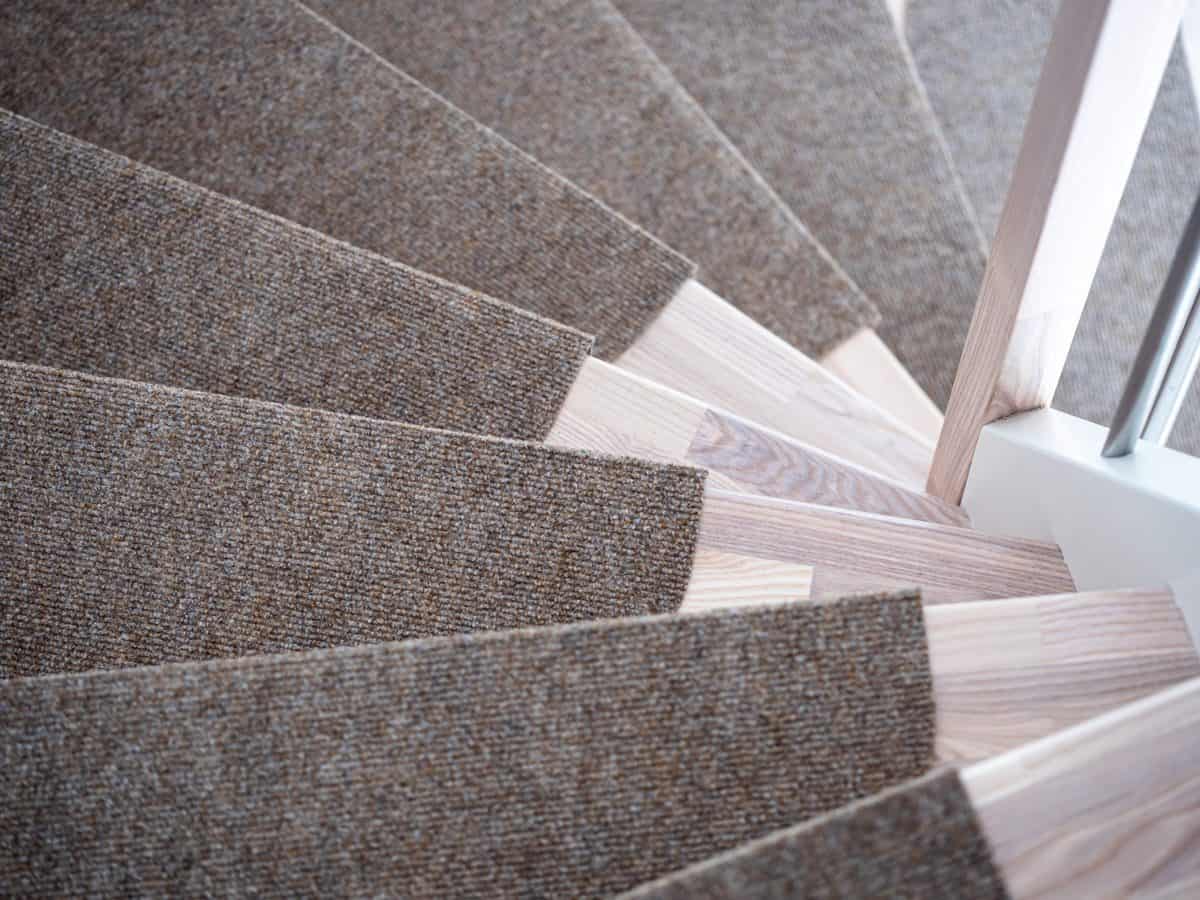 A Guide to Selecting the Best Carpet for Stairs in 2024