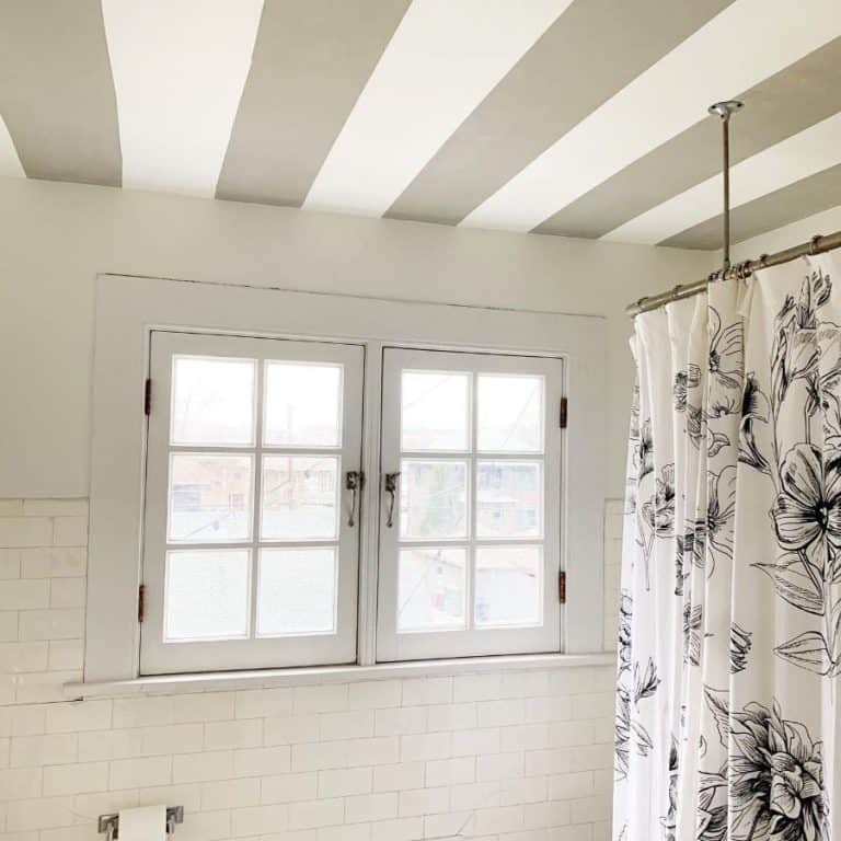 Bright and Creative Paint Ideas to Enhance Small Bathrooms
