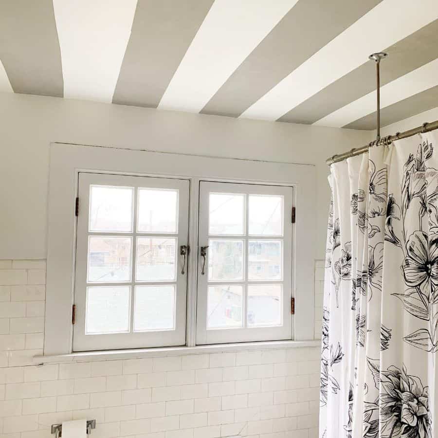 stripe gray and white ceiling in bathroom 