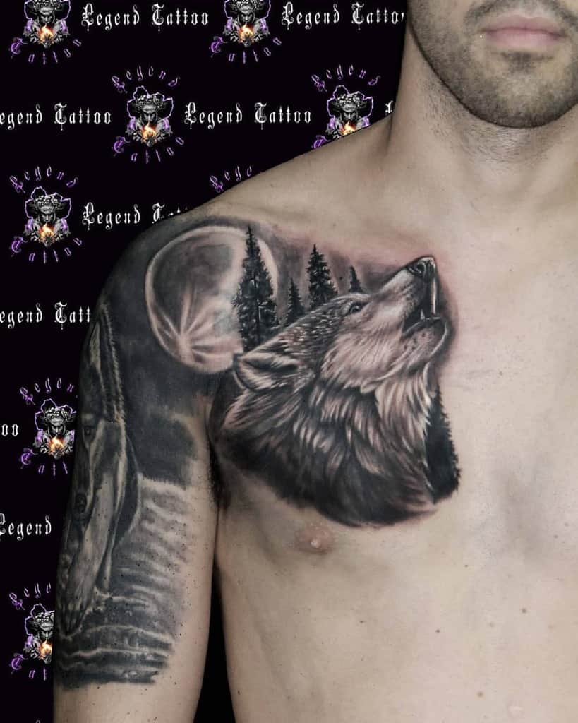 chest howling wolf tattoo legend.tattoo.studio