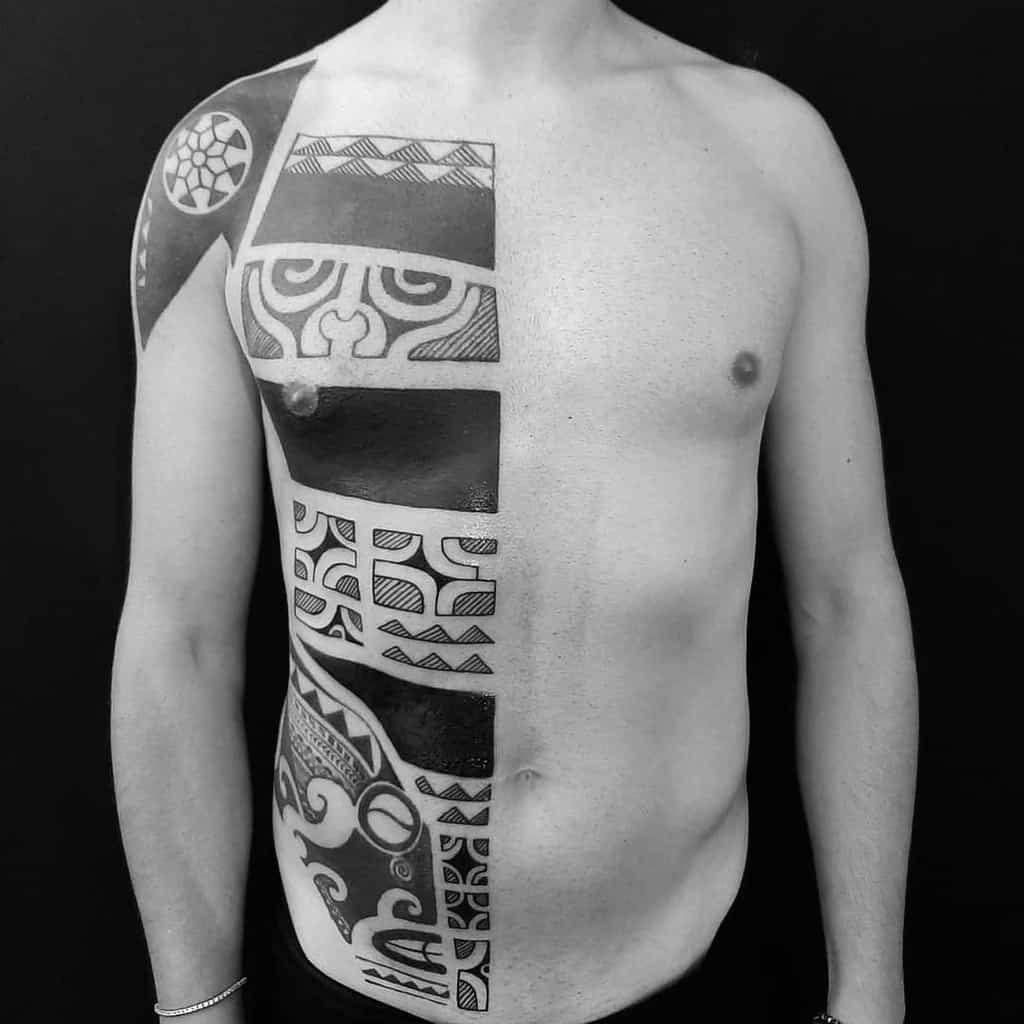 chest polynesian tribal tattoo roberto_rogolino