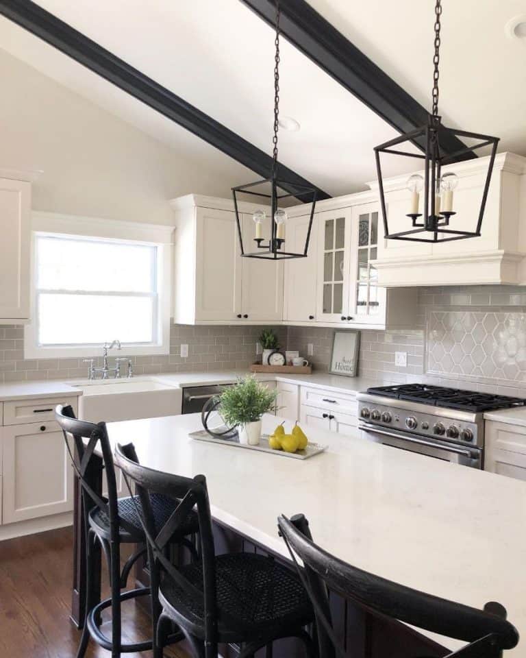 Classic Black and White Kitchen Ideas for a Timeless Contrast