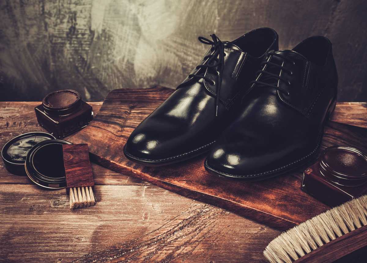 Shoe,Care,Accessories,On,A,Wooden,Table