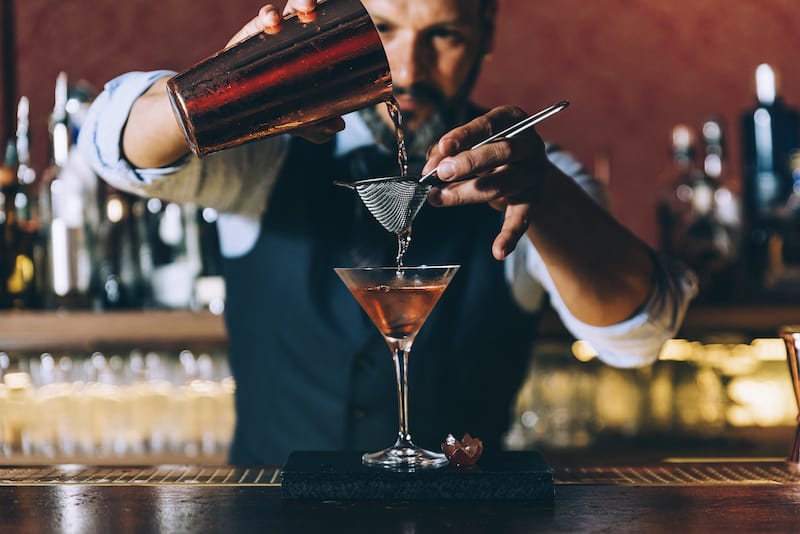 Expert,Barman,Is,Making,Cocktail,At,Night,Club.