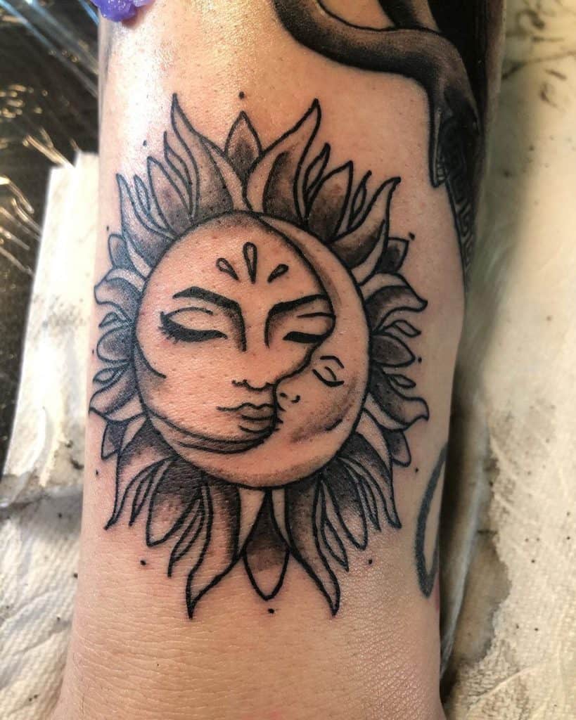 awesome-sun-moon-tattoo-ink_by_brenda