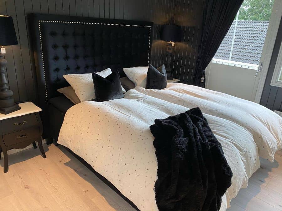 contemporary black and white bedroom 