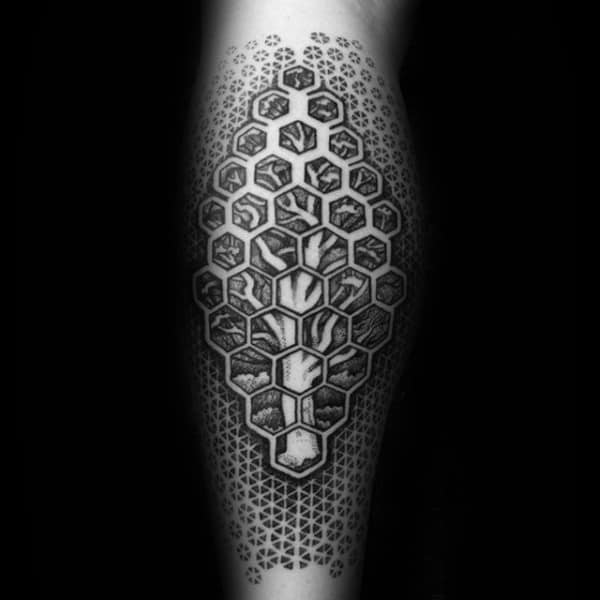 Cool Back Of Leg Factal Hexagon Pattern Tattoos For Men