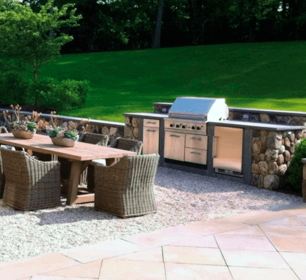 Cool Gravel Patio Design Ideas With Built In Bbq Grill
