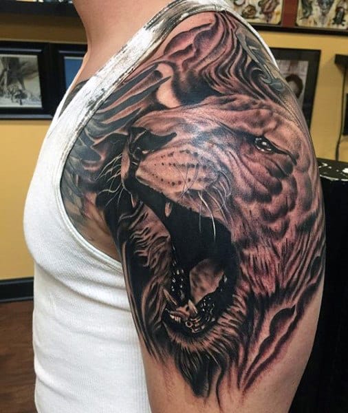 Cool Men's Lion Tattoos On Shoulder