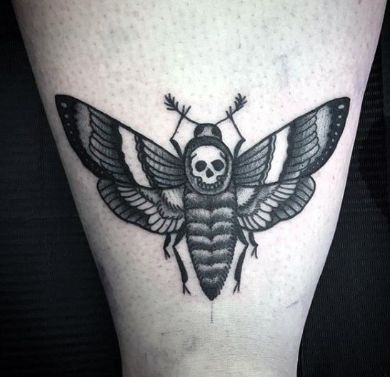 Cool Small Moth With Skull Head Mens Thigh Tattoos