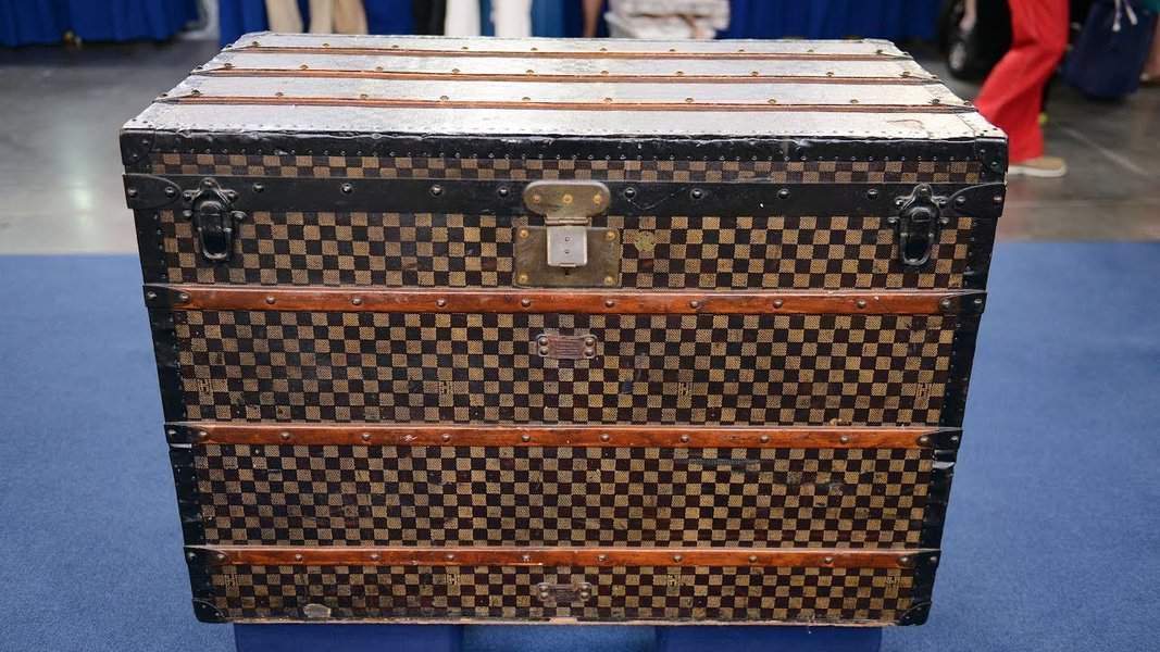 louis vuitton copper trunk 