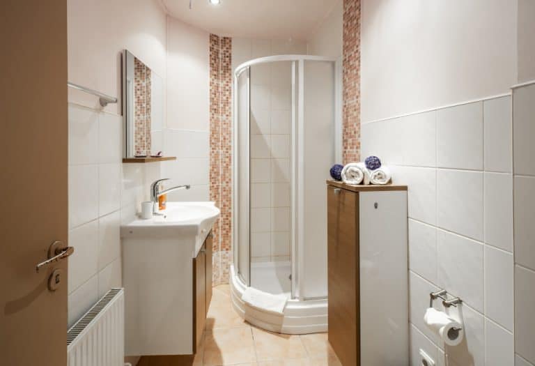 Clever and Stylish Ideas for Maximizing Small Bathroom Spaces