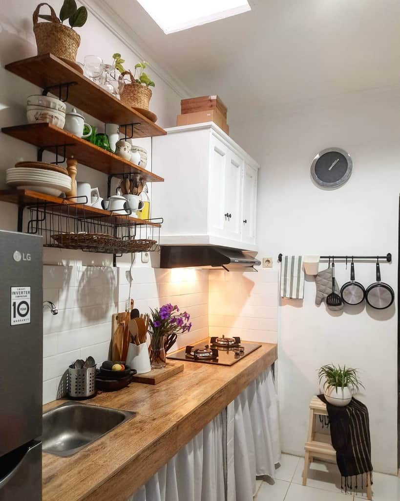 77 Practical Galley Kitchen Decor Ideas - Shelterness