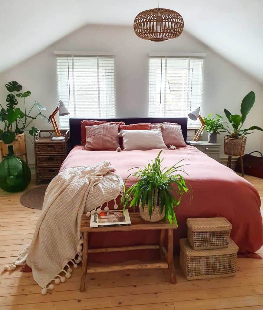 cozy attic bedroom ideas for women nieks_servies
