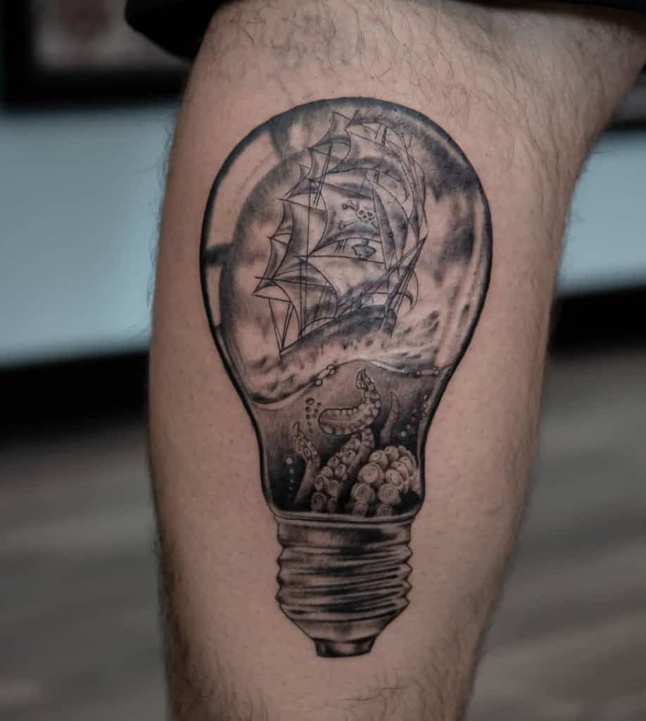death-bulb-realistic-octopus-ocean-tattoo-ancientarthampton