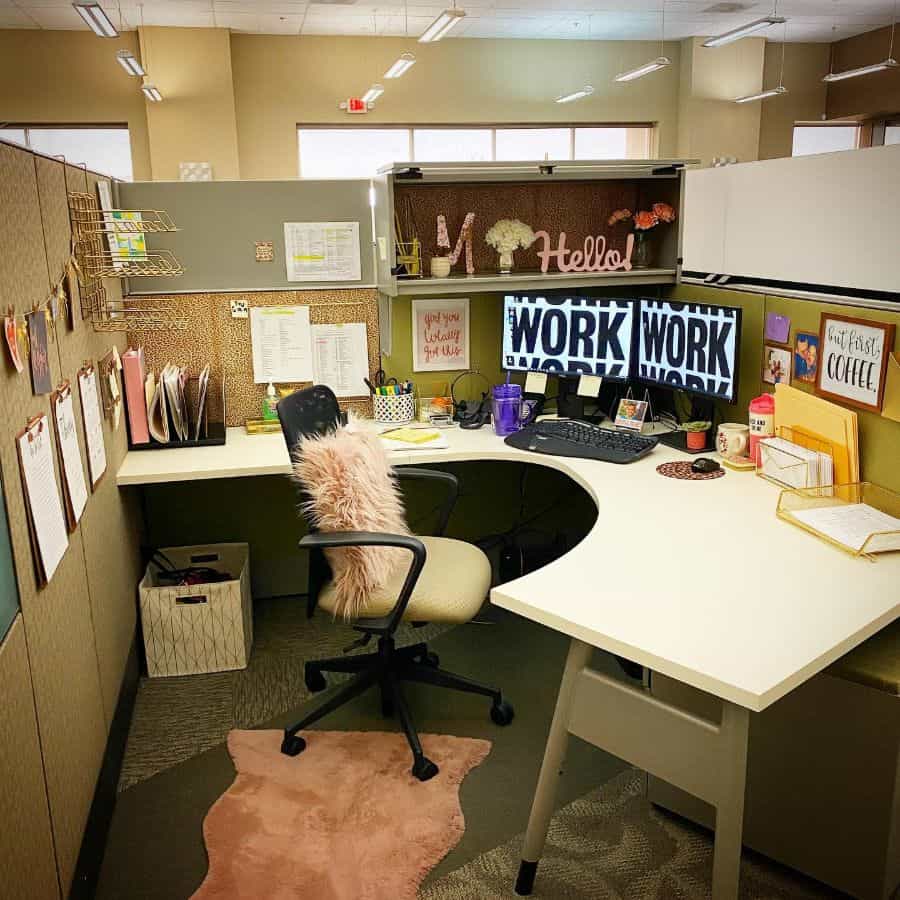 The Top 63 Cubicle Decor Ideas, How To Decorate A Small Work Cubicle