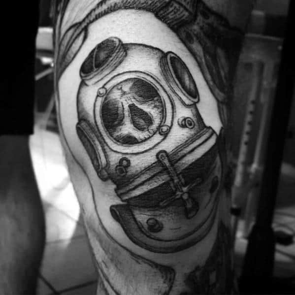Diving Helmet Skull Thigh Male Incredible Tattoo Designs