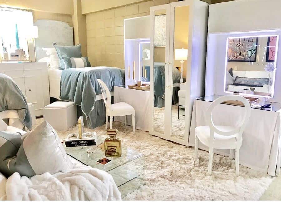 white teen girl bedroom with mirror closet 