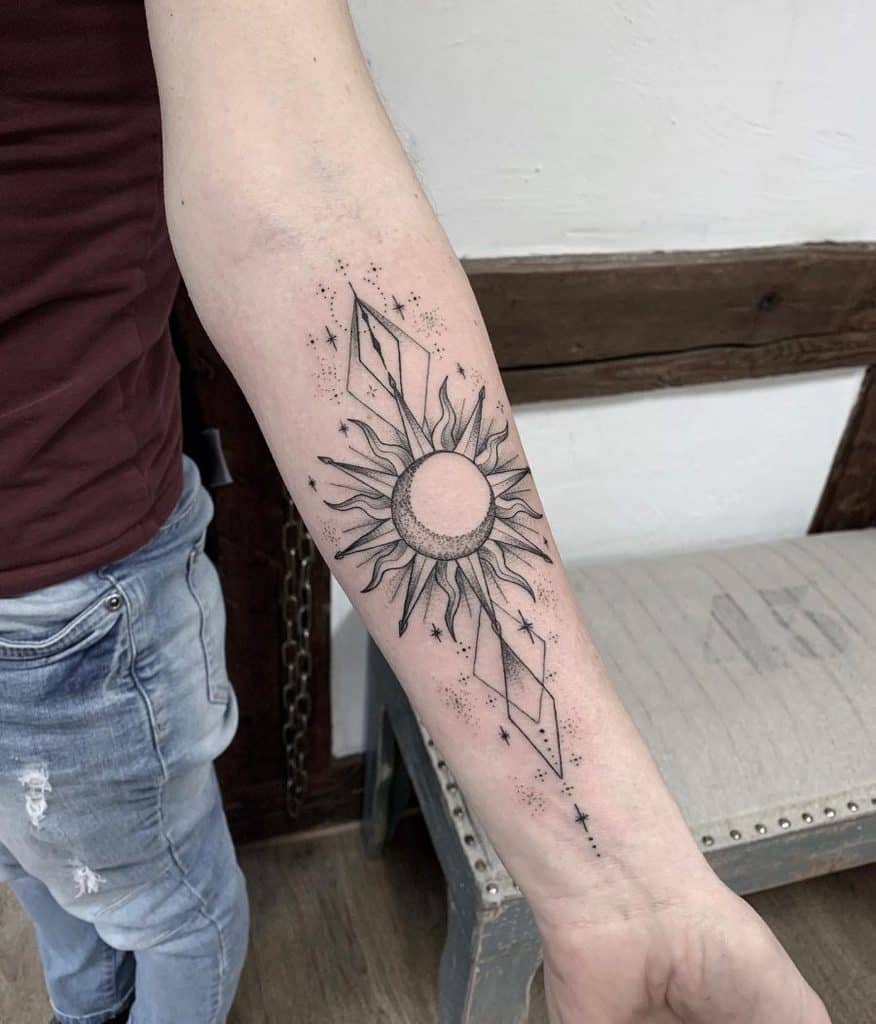 dotwork-moon-sun-tattoo-b.artwithheart
