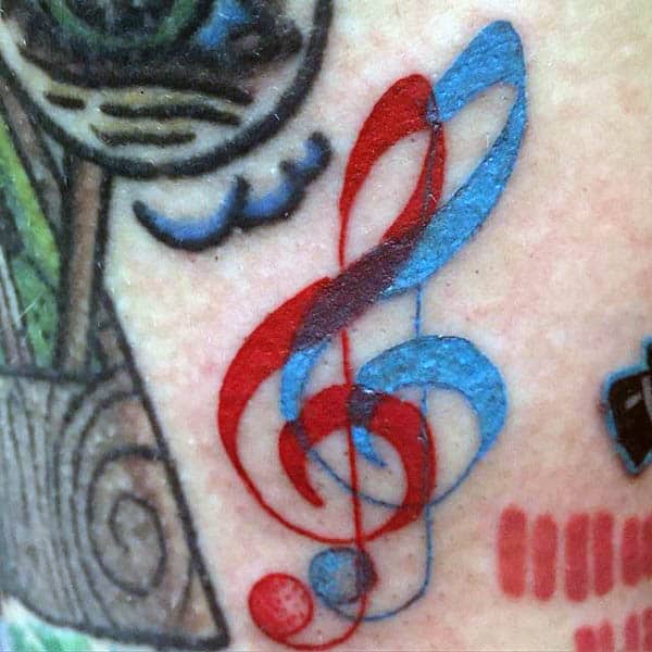 Treble clef tattoo on the wrist by Jay Shin. | Musiktatueringar, Tatuering,  Små tatueringar