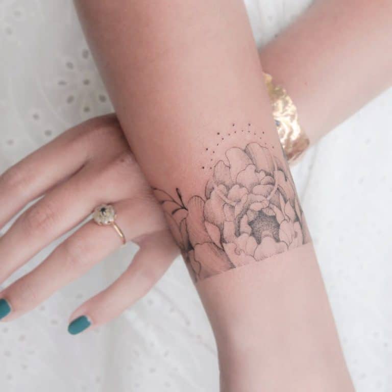 37 Cool Flower Wrist Tattoo Ideas 2024 Inspiration Guide 