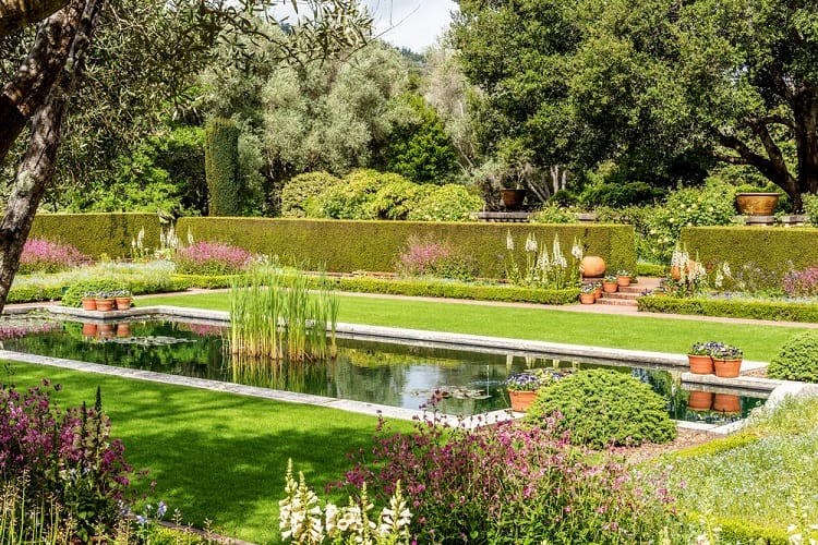 English Style Backyard Garden Pond