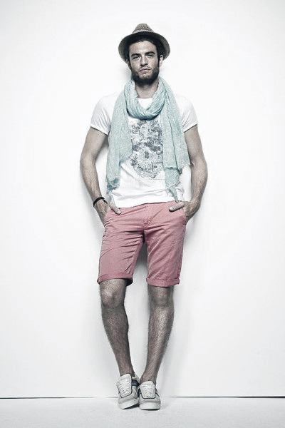 Excellent Summer Outfits Styles For Men With Red Shorts And Scarf