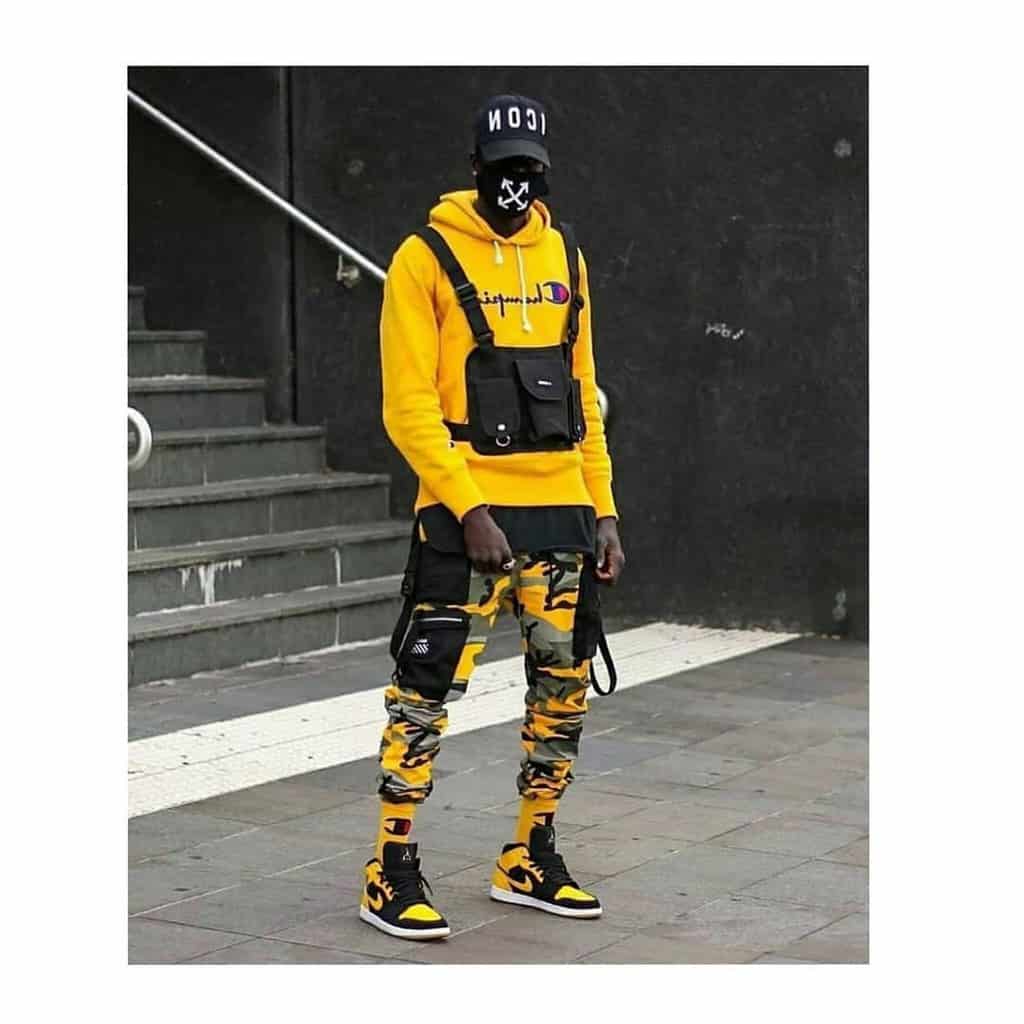 Facemask Yellow Hoody Outfit