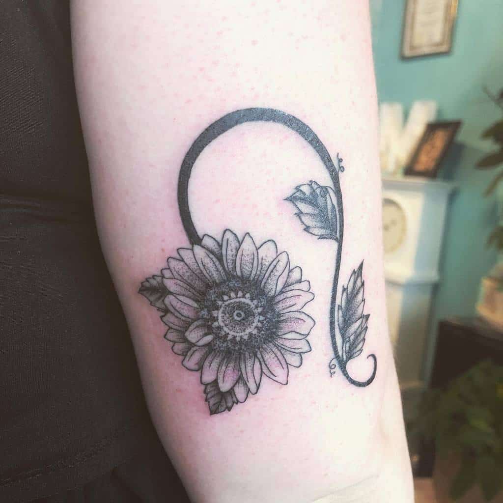 fine-line-sunflower-leo-tattoo-sirens.ink_tattoo