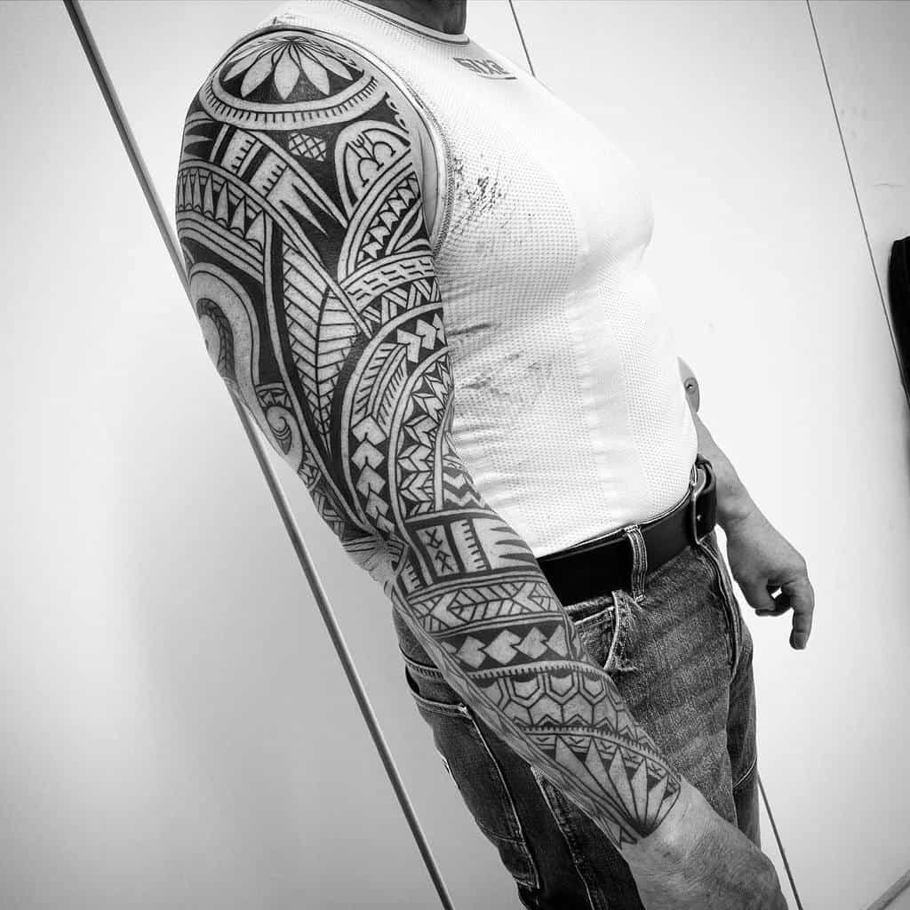 full sleeve polynesian tribal tattoo tolle_etf