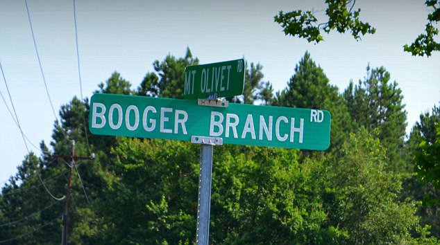 22 Funny Street Names You Won't Believe Are Real - Next Luxury