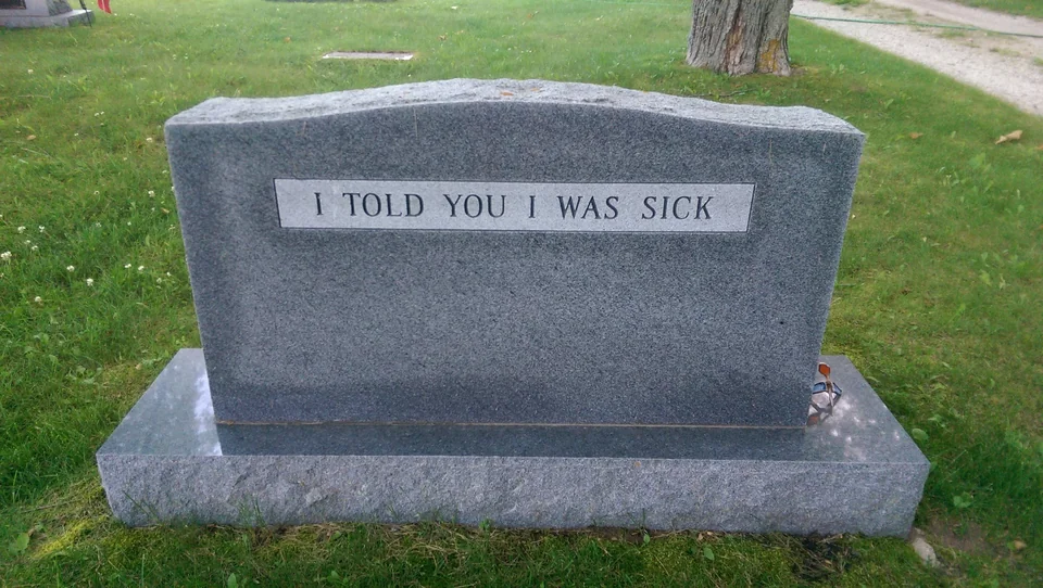 29 Funny Tombstone Sayings To Give You a Giggle