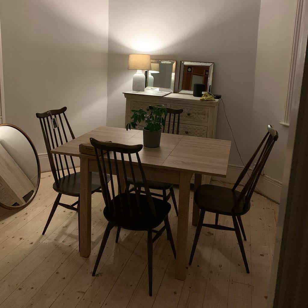 small minimal dining room 