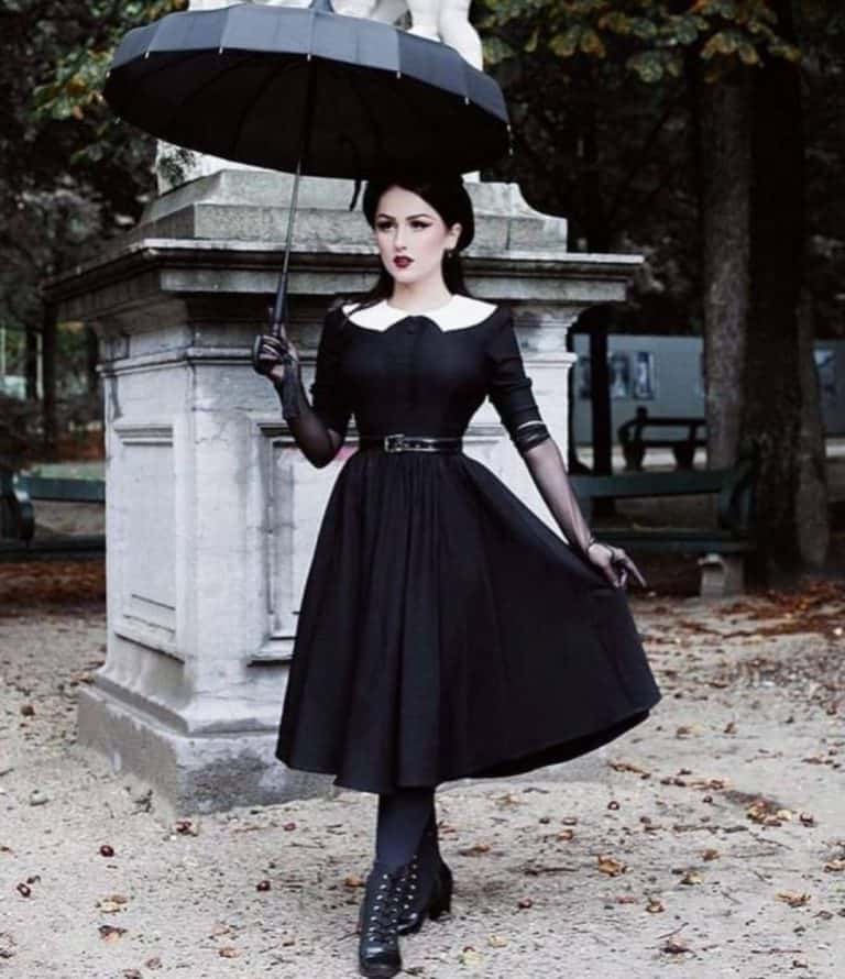 53 Modern Victorian Fashion Ideas For Men And Women   Gothic Black Victorian Dress 768x890 