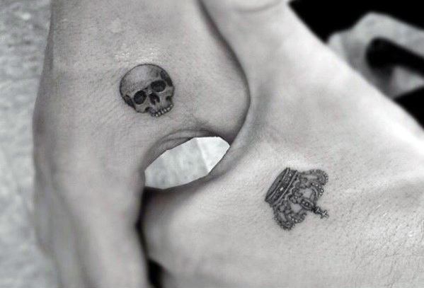 Guys Skull And Crown 3d Realistic Simple Hand Tattoo