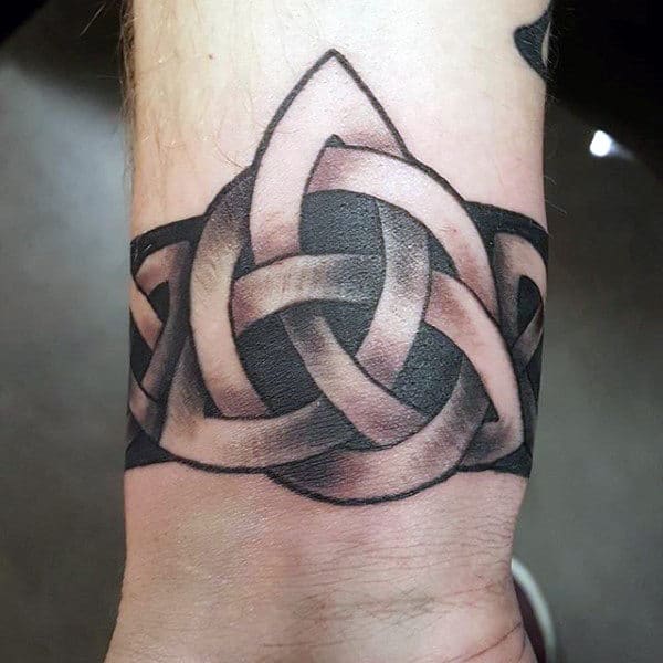 Details more than 77 triquetra tattoo with flowers - in.eteachers