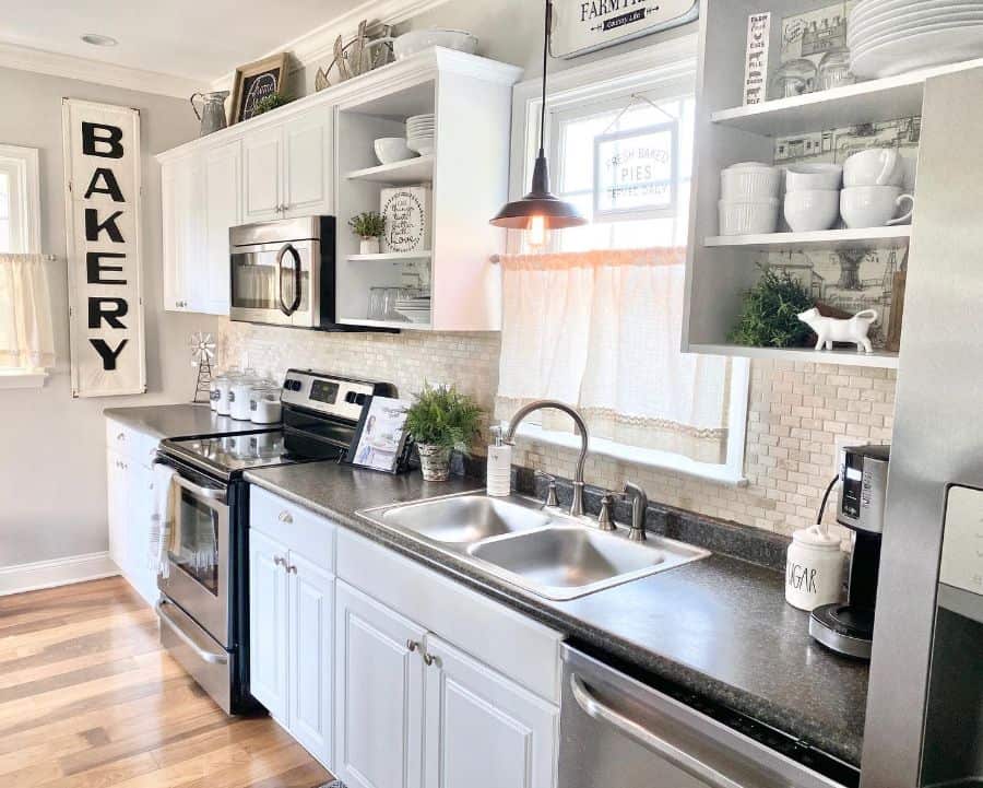 low hanging pendant light country kitchen white cabinets 