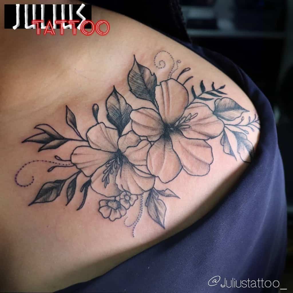hibiscus flower shoulder tattoo juliustattoo_