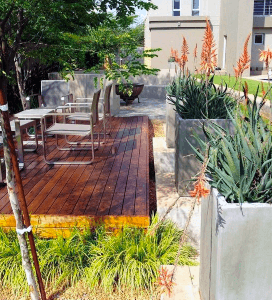 55 Mesmerizing Floating Deck Ideas To Elevate Your Backyard