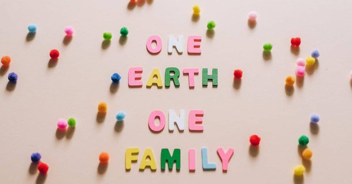 How Creative DIY Wedding Projects Strengthen Family Bonds and Save Costs