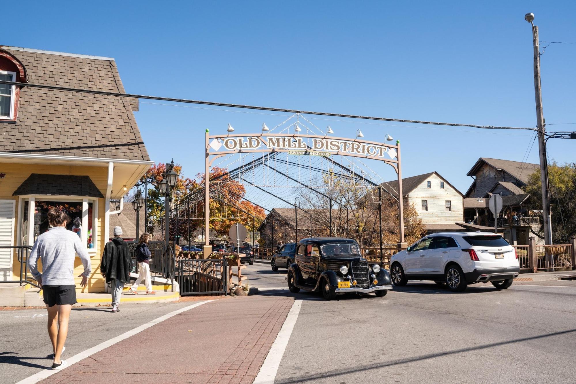 The Evolution of Pigeon Forge: How a Quiet Mountain Road Became a Major Destination