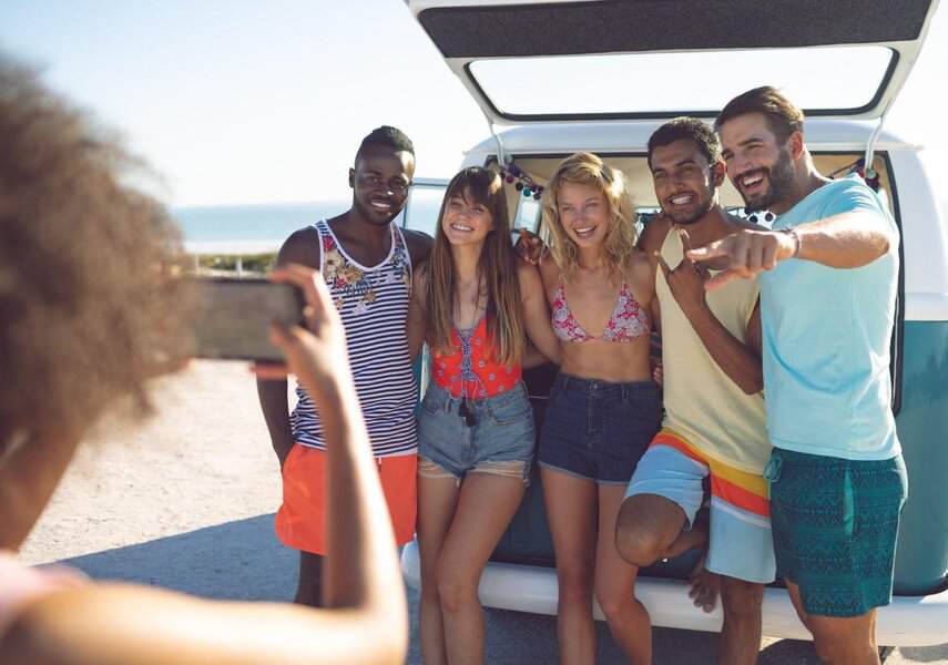 How to Fix Missing Person Problems in Travel Group Photos