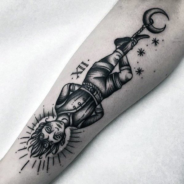 The Hanged Man Tattoo  Tattoo karten Mystische tattoos Ärmeltätowierungen