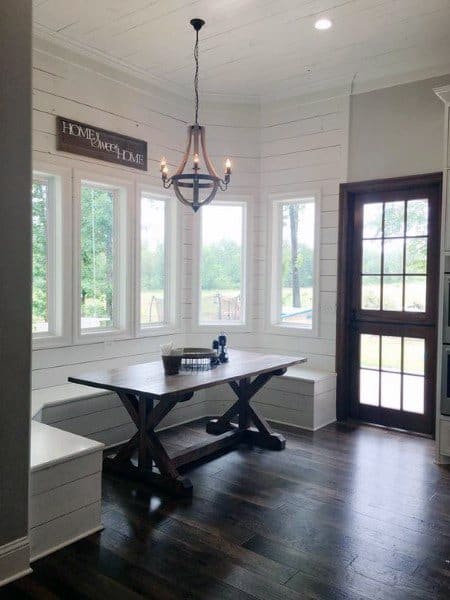 farmhouse breakfast nook