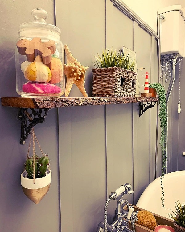 decorative shelves with sea themed objects