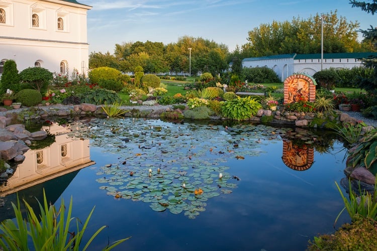 The 100 Best Backyard Pond Ideas, Large Farm Pond Landscaping Ideas