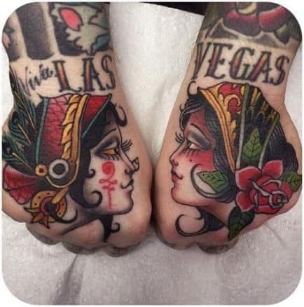 Tatouage de gitan coloré à la main de Las Vegas
