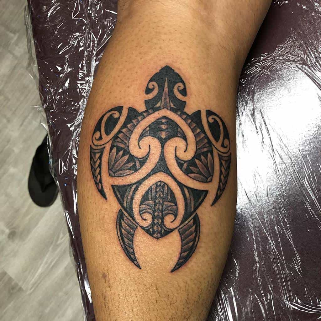 leg polynesian tribal tattoo 2bitsmashisttattoos