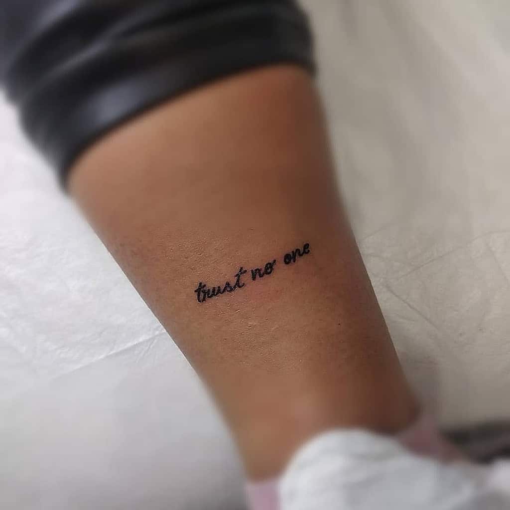 leg trust no one tattoos gabriella.ella59