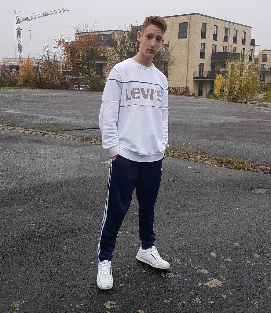 Levis Jacket Jogging Outfit